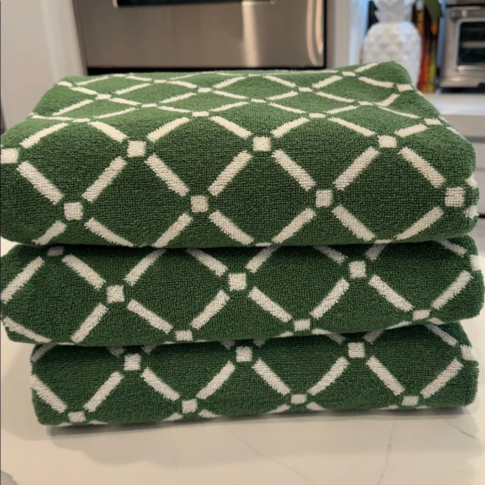 Superior Reversible Diamond Cotton Bath Towel (Set of 3)